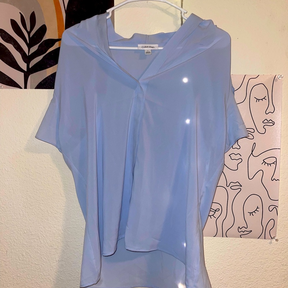 Calvin Klein - Women’s Light Blue Tee - Size L